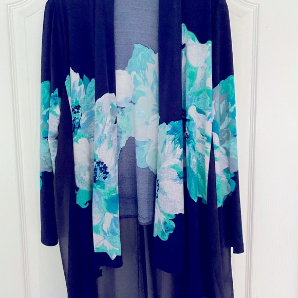 Beautiful 2piece tunic top/ jacket. Fits size 1x-2x. - Picture 4 of 5